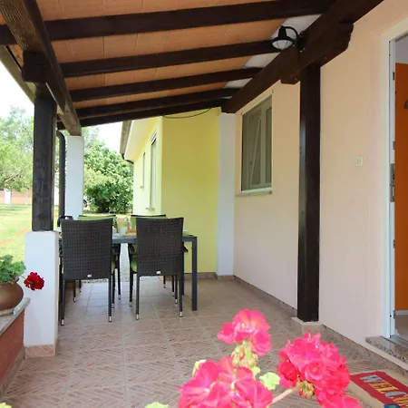 Besonderes Mit Pool, Babybett, Garten, Grill, Kinderspielplatz, Parkplatz Appartamento