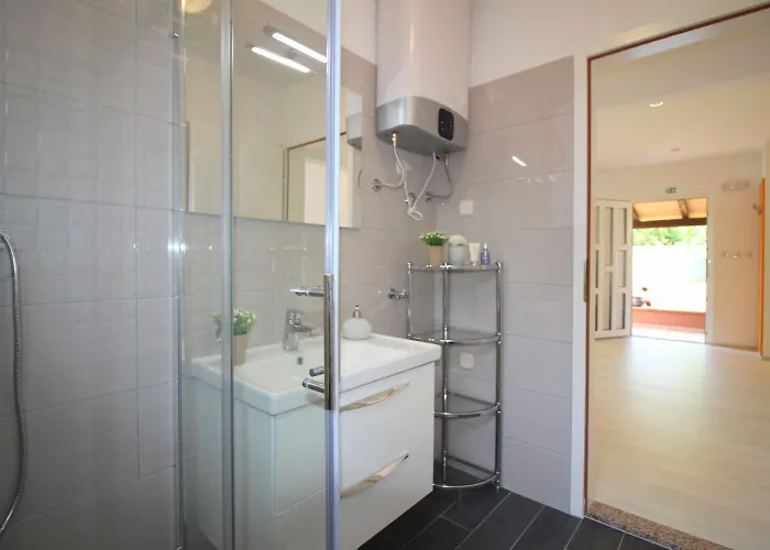 Besonderes Mit Pool, Babybett, Garten, Grill, Kinderspielplatz, Parkplatz