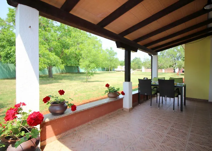 Appartamento Besonderes Mit Pool, Babybett, Garten, Grill, Kinderspielplatz, Parkplatz Porec