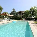Besonderes Mit Pool, Babybett, Garten, Grill, Kinderspielplatz, Parkplatz Porec