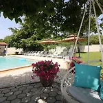 Besonderes Mit Pool, Babybett, Garten, Grill, Kinderspielplatz, Parkplatz Apartment