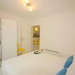 Lägenhet Besonderes Mit Pool, Babybett, Garten, Grill, Kinderspielplatz, Parkplatz *