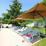 Besonderes Mit Pool, Babybett, Garten, Grill, Kinderspielplatz, Parkplatz