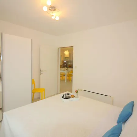 Apartman Besonderes Mit Pool, Babybett, Garten, Grill, Kinderspielplatz, Parkplatz *