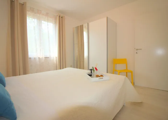 公寓 Besonderes Mit Pool, Babybett, Garten, Grill, Kinderspielplatz, Parkplatz 波雷奇