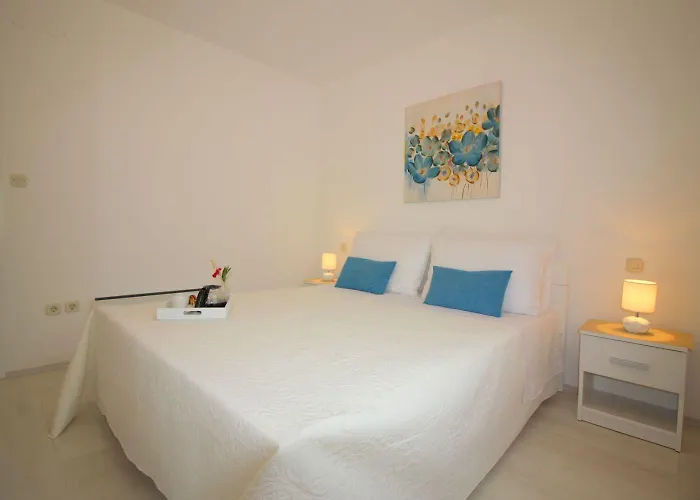 Besonderes Mit Pool, Babybett, Garten, Grill, Kinderspielplatz, Parkplatz *