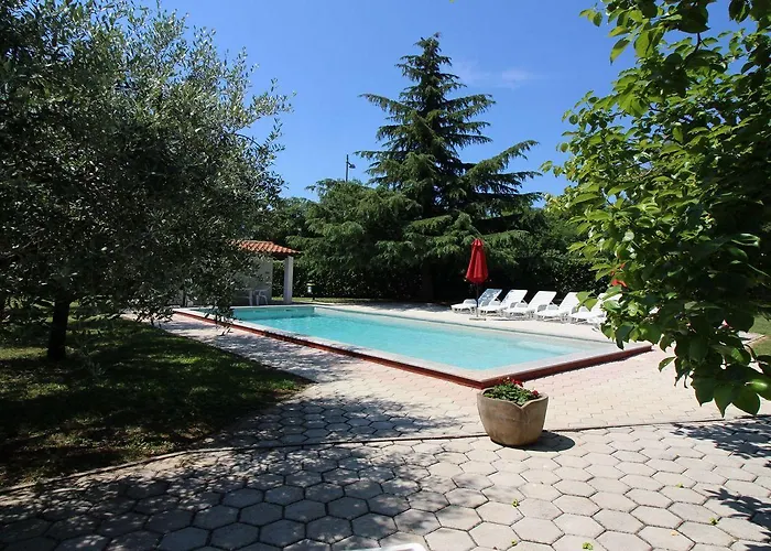 公寓 Besonderes Mit Pool, Babybett, Garten, Grill, Kinderspielplatz, Parkplatz 波雷奇