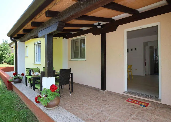 公寓 Besonderes Mit Pool, Babybett, Garten, Grill, Kinderspielplatz, Parkplatz 波雷奇